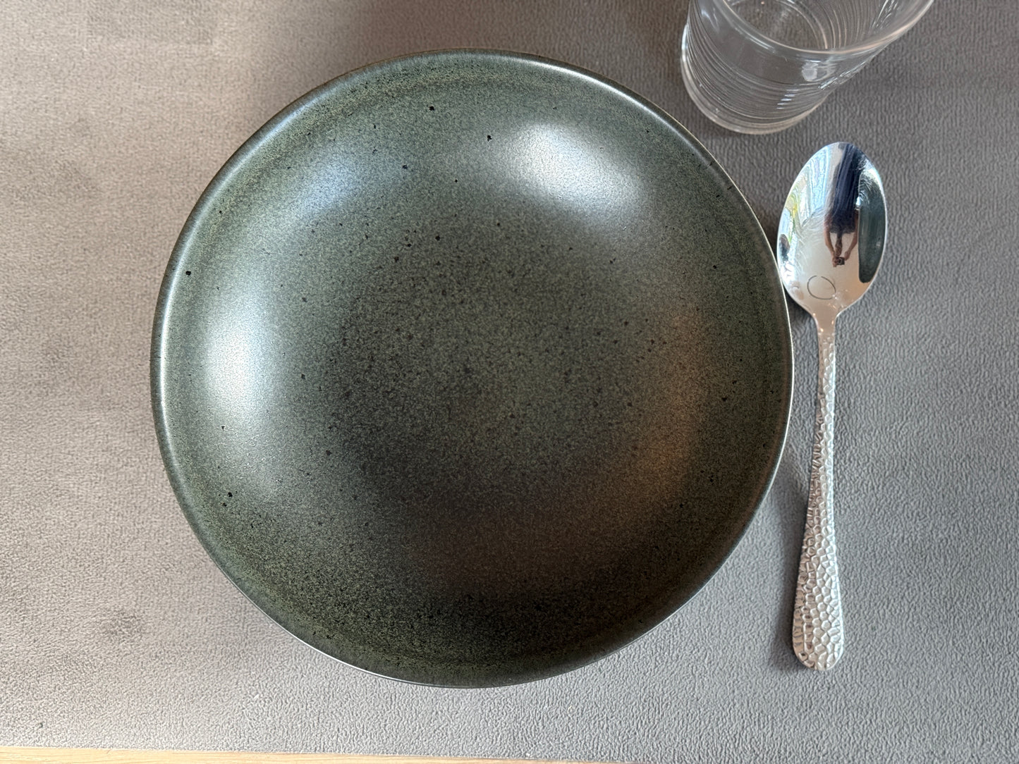 Pasta Bowl 22,5 cm - Preto E Puntos