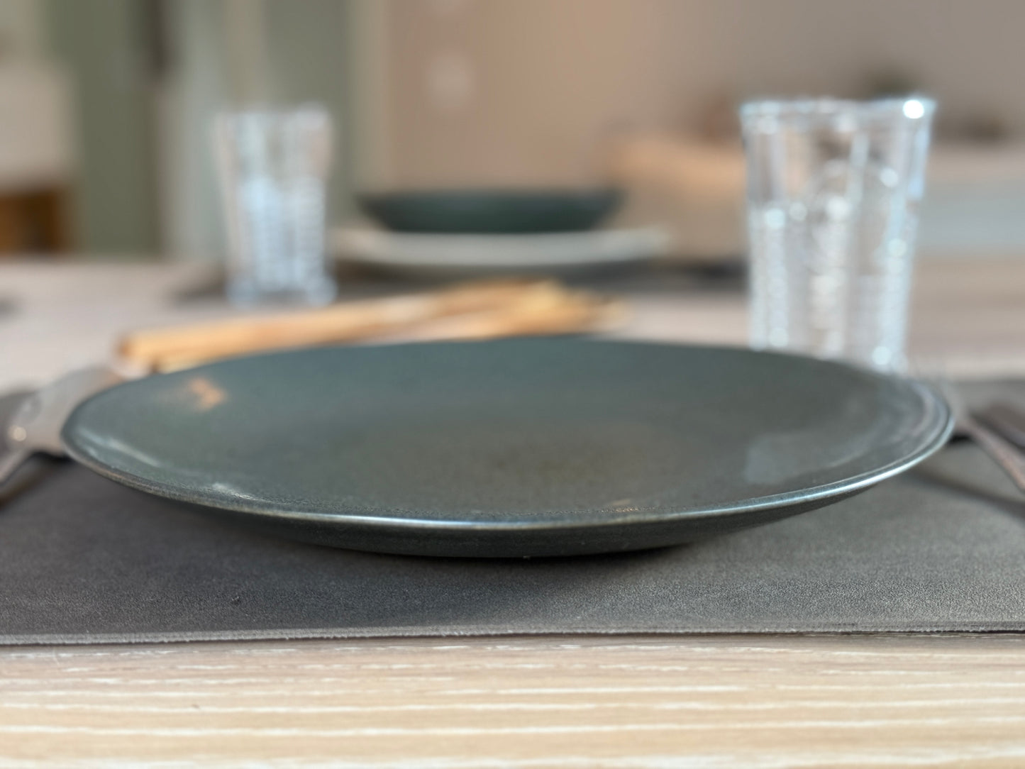 Essteller 28 cm - Preto E Puntos